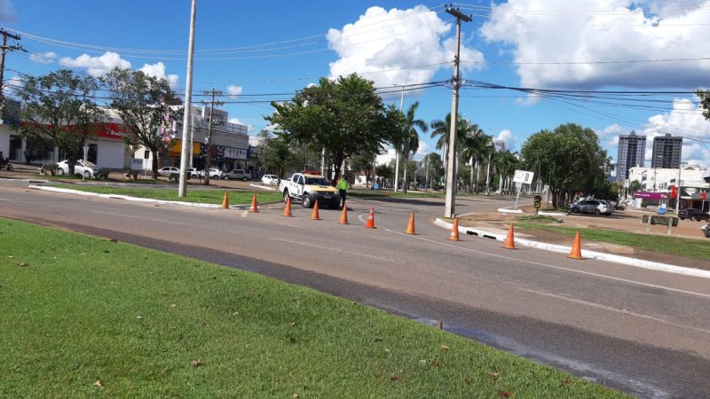 Para conter aglomerações, Avenida JK é interditada pelos agentes de Trânsito e Transporte da Sesmu