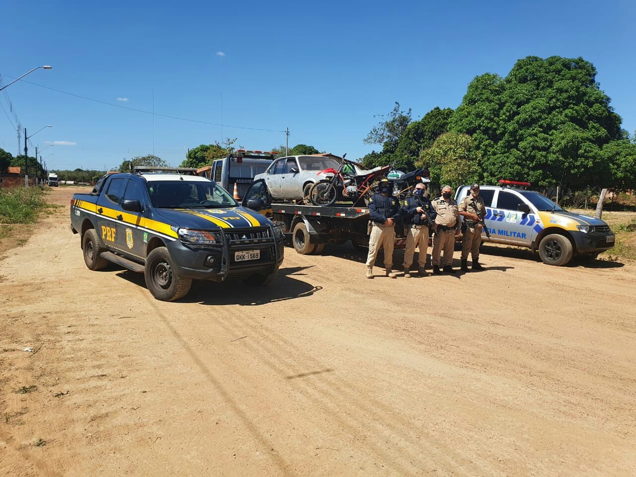 Policiais encontram possível local de desmanche e adulteração veicular em Pugmil e irmãos são presos