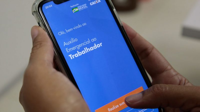 Caixa paga 3ª parcela de auxílio a beneficiários do Bolsa Família