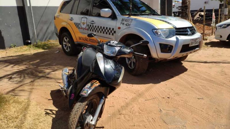 Motocicleta é apreendida com restrição de furto e roubo em Araguanã