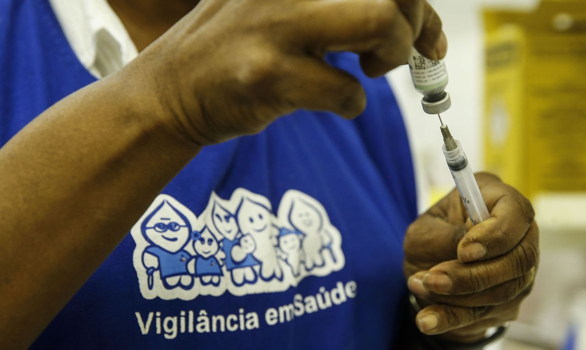 Pediatras alertam para queda na vacinação infantil durante a pandemia