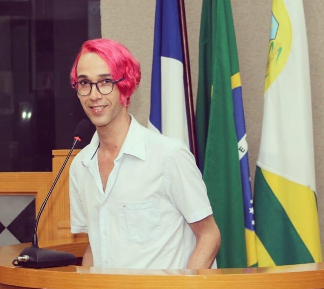 Pré-candidata trans pelo PT em Paraíso irá realizar live com debate sobre política e relações de poder