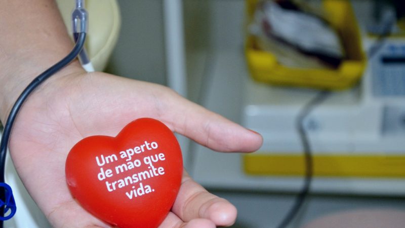 Alerta a sociedade para estoques de sangue baixos nos Hemocentros