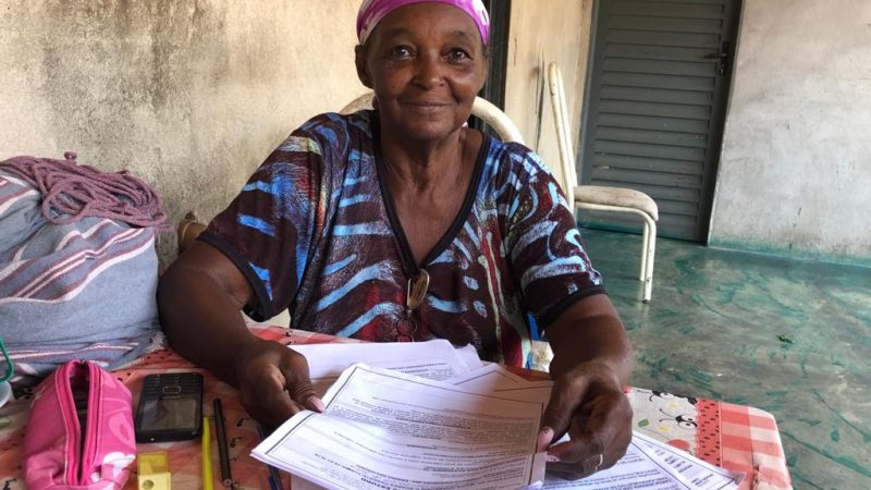 Após 50 anos mulheres voltam à escola para aprender a como usar a tecnologia