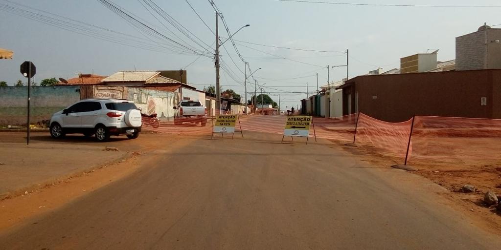 Ruas de Araguaína e Colinas do Tocantins são interditadas para obras de água e esgoto
