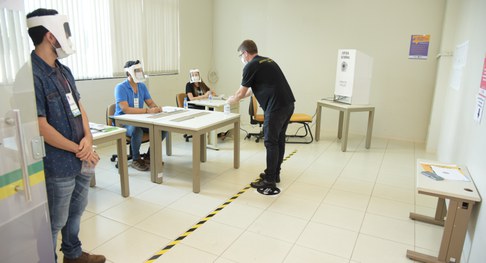 Justiça Eleitoral do Tocantins demonstra em simulado os protocolos sanitários adotados para o dia da votação