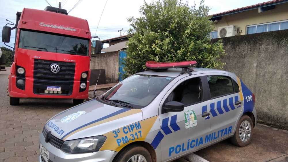 Em Colinas, PM localiza caminhão e prende suspeito de ter roubado o veículo no Maranhão