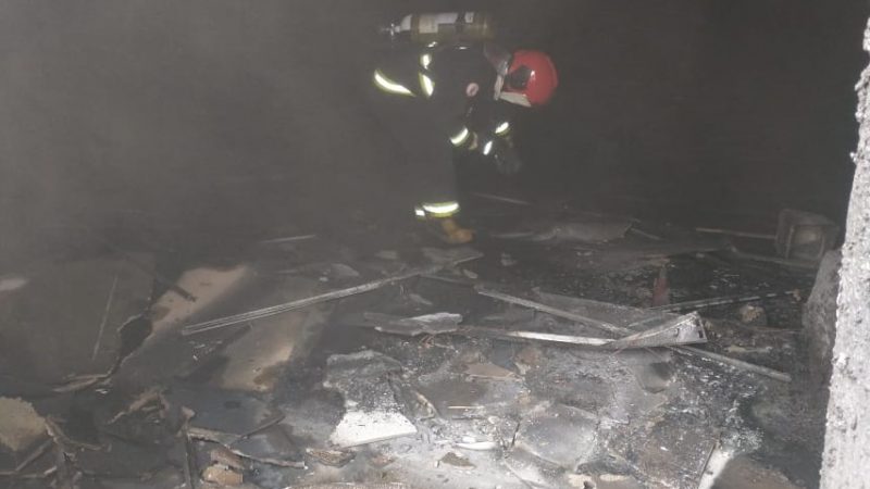 Bombeiros combatem incêndio em obra do Hospital Regional de Gurupi