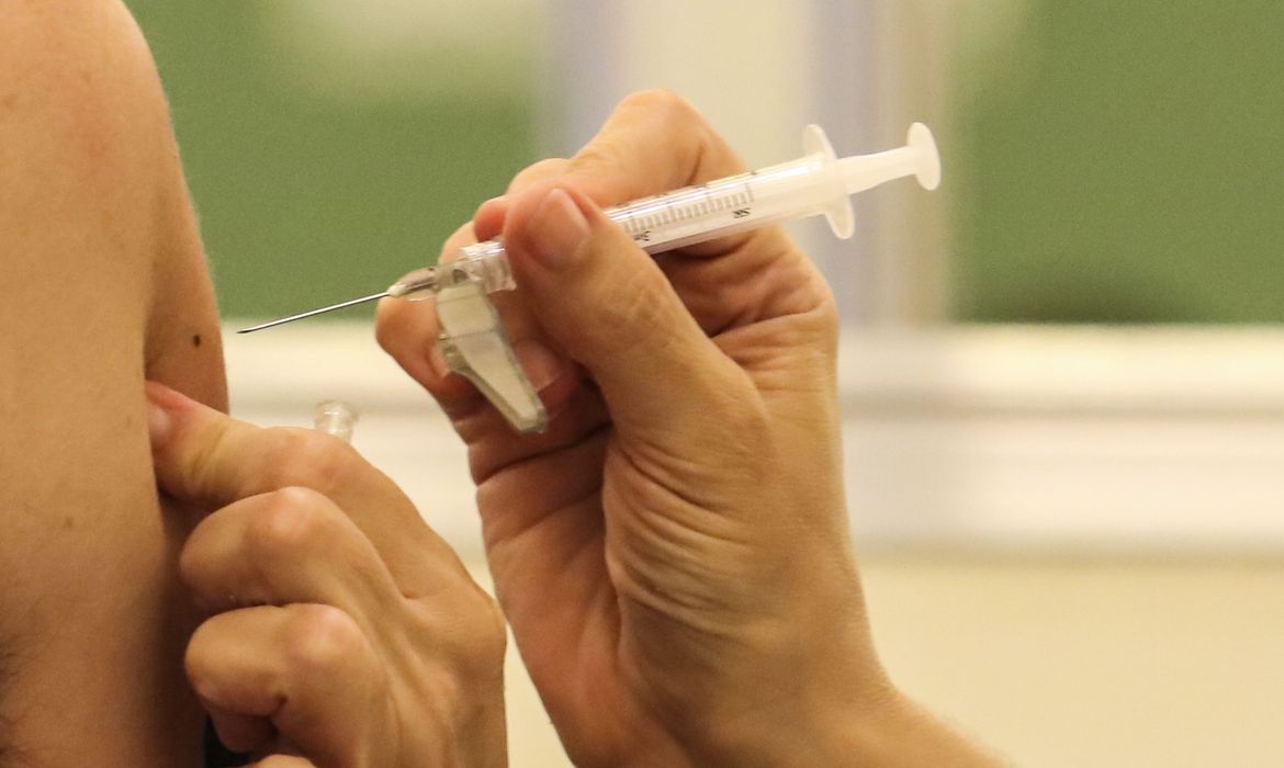 Em Palmas, grupos prioritários podem agendar vacinação para esta sexta, 4, e sábado, 5
