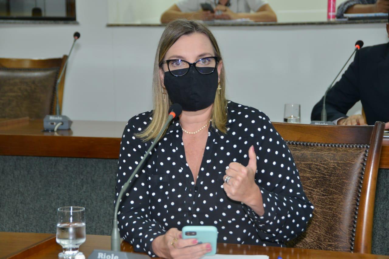 Claudia Lelis requer criação do Programa Estadual de Transferência de Renda, “é preciso garantir dignidade e segurança alimentar para famílias de baixa renda”