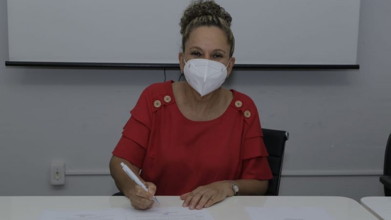 Prefeita de Gurupi sanciona Lei que ratifica Protocolo de Intenções para compra de vacinas