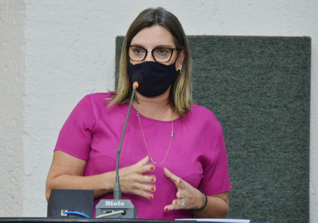 Requerimento de deputada tocantinense pede vacina aos profissionais da imprensa