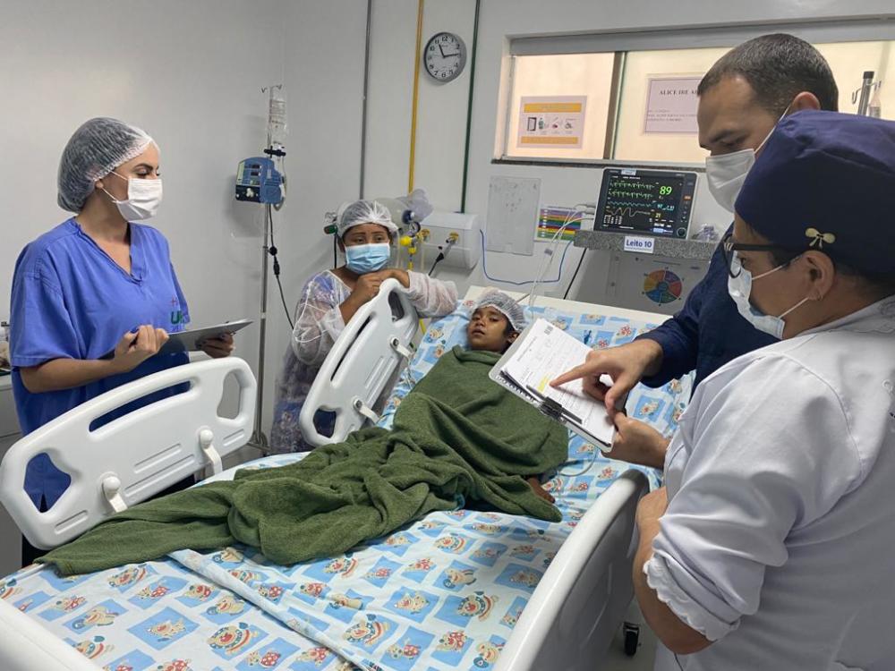 Com 7 anos, Alice é a primeira criança a realizar troca de marca-passo pelo SUS no Tocantins