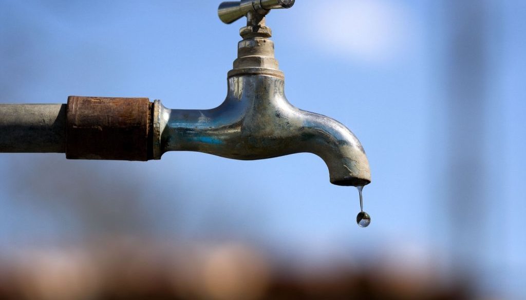 Pela segunda vez, BRK é notificada por desabastecimento de água sem aviso prévio em Luzimangues