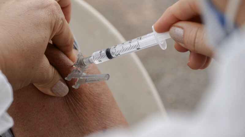 Vacinação anticovid deve seguir em fins de semana e feriados, define projeto aprovado pelo Senado Federal