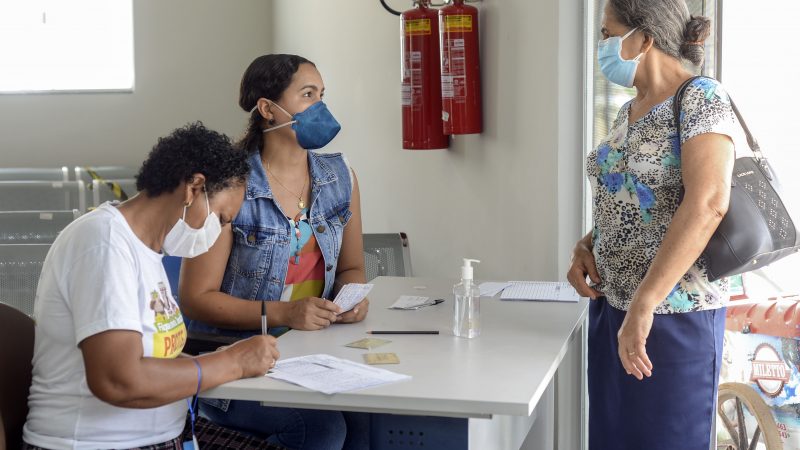 Idosos acima de 67 anos e profissionais de saúde poderão receber a segunda dose da CoronaVac no sábado, em Palmas