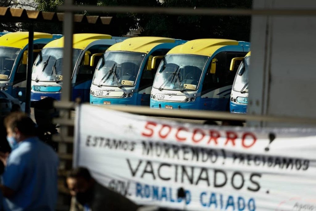 Após paralisação, vacina para motoristas do transporte público será discutida na quarta no Goiás