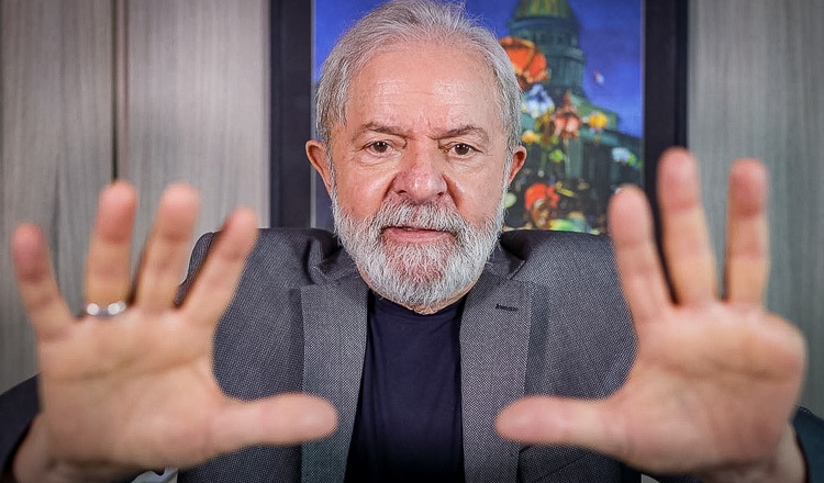 Lula conclama brasileiros: “O país tem jeito e temos de lutar”