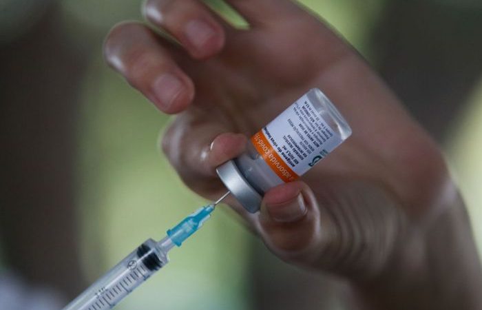 PL que permite aquisição de vacinas pelo setor privado privilegia os ricos