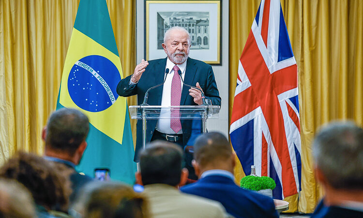 Lula, sobre taxa de juros: Campos Neto não tem compromisso com o Brasil