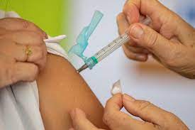 Covid-19: médicos destacam importância das doses de reforço da vacina