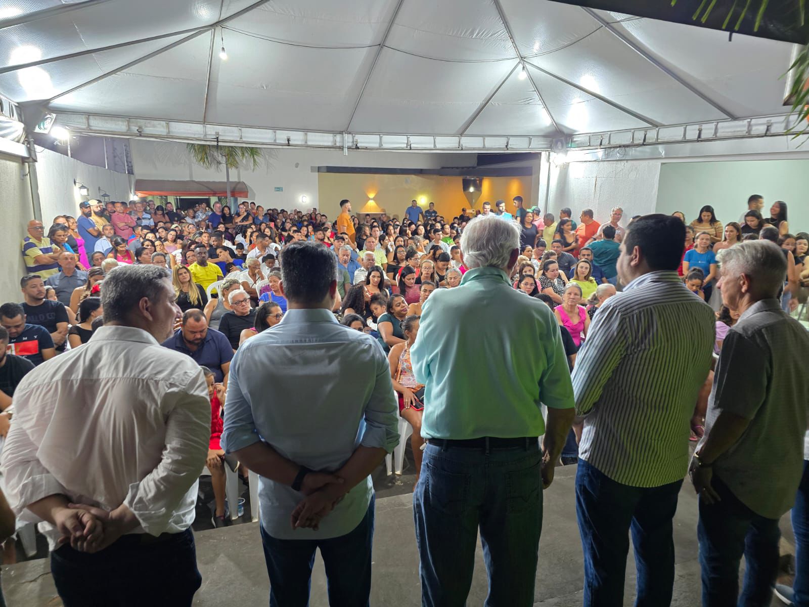 Diante de uma multidão, Jorge Frederico garante PCCR para servidores públicos de Araguaína e maior plano de geração de emprego da história
