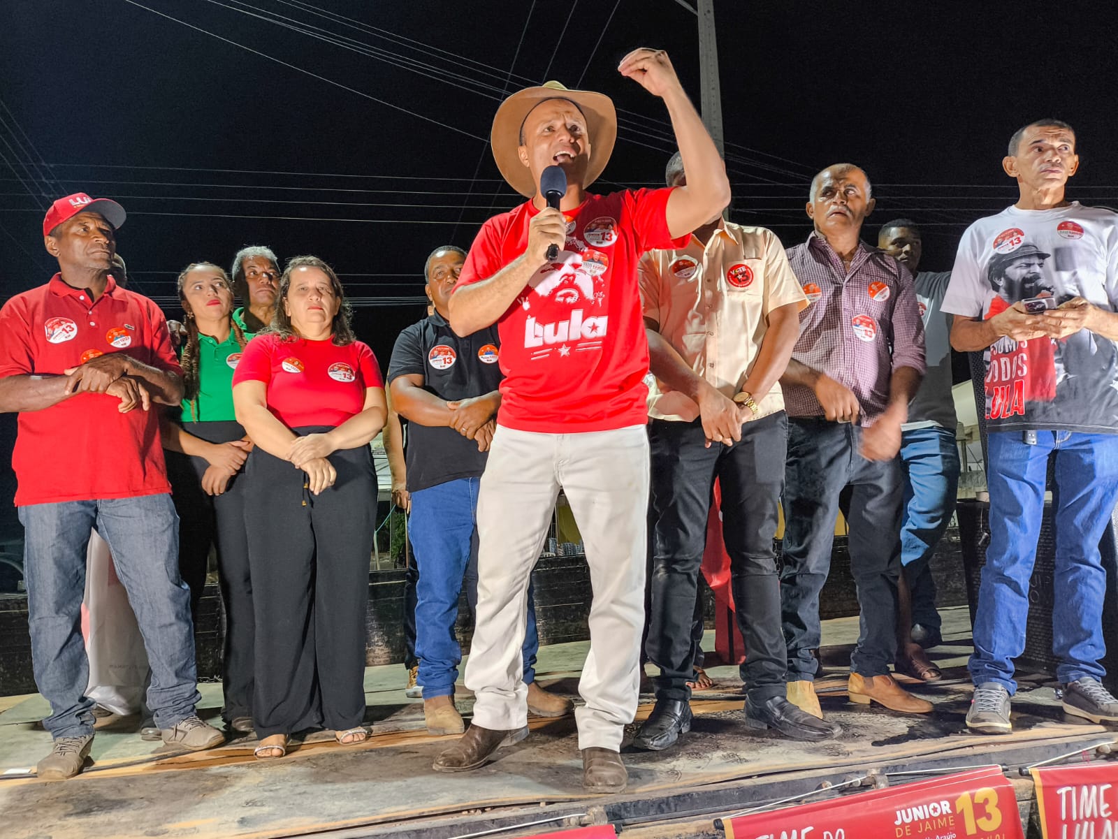 Em Paranã, Junior de Jaime reuniu centenas no primeiro comício do time do Lula