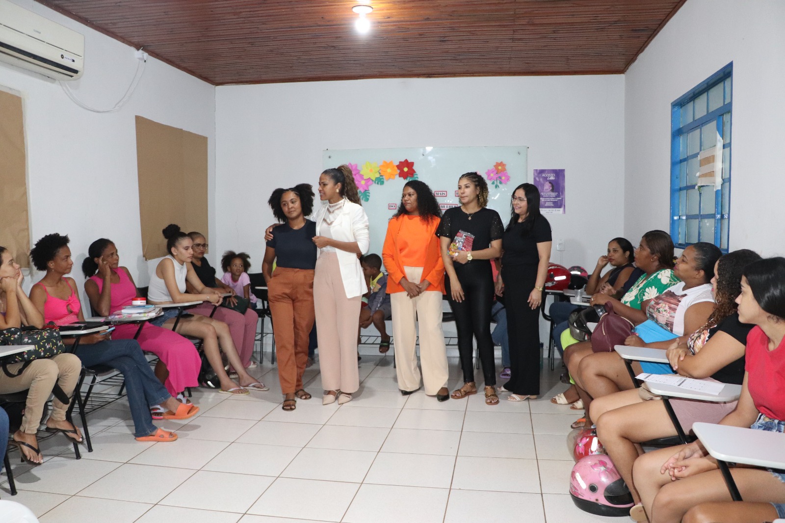 Projeto Vida de Mulher leva serviços e oficinas para mulheres de Porto Nacional
