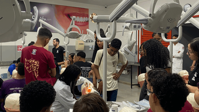 Terceira edição da Feira das Profissões inspira futuros universitários em Porto Nacional