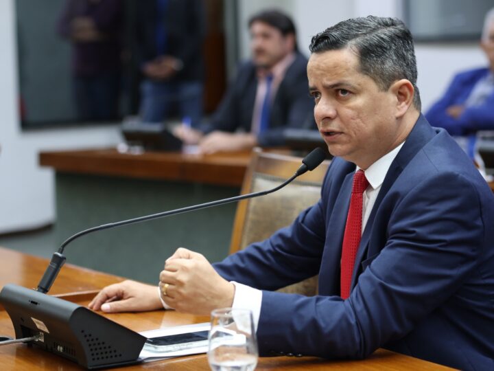 Crise na saúde: Jorge Frederico denuncia “absurdo” em filas e cobra ação imediata no Hospital Regional de Araguaína